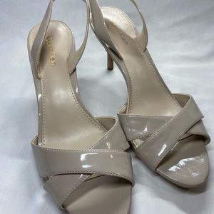 Women’s Calvin Klein nude patent leather peep toe summer sling backs size 8.5
